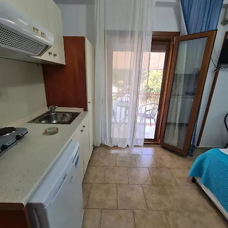 アパートホテル Gallery 3*